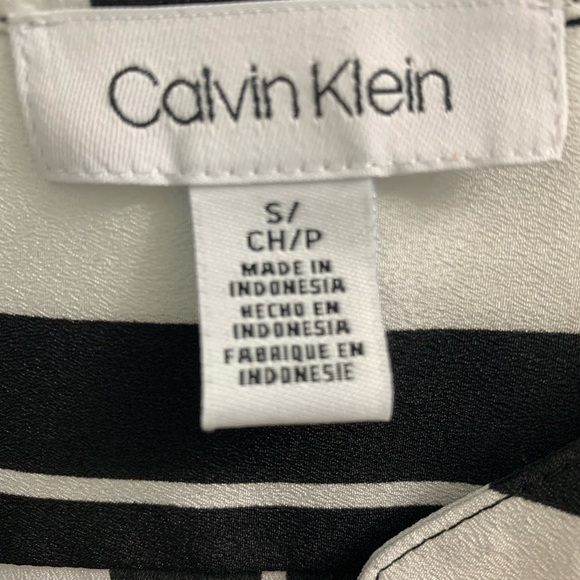 Calvin Klein size Small striped button down - Picture 2 of 5